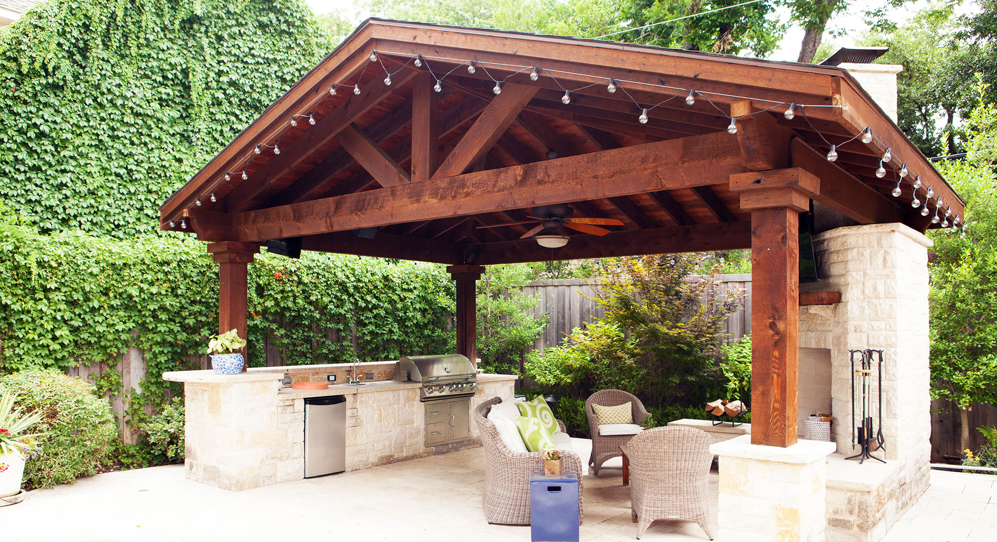 Deciding Between a Pergola and a Pavilion: Crafting Your Ideal Outdoor Space